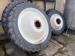 Kultivační kola New Holland T6